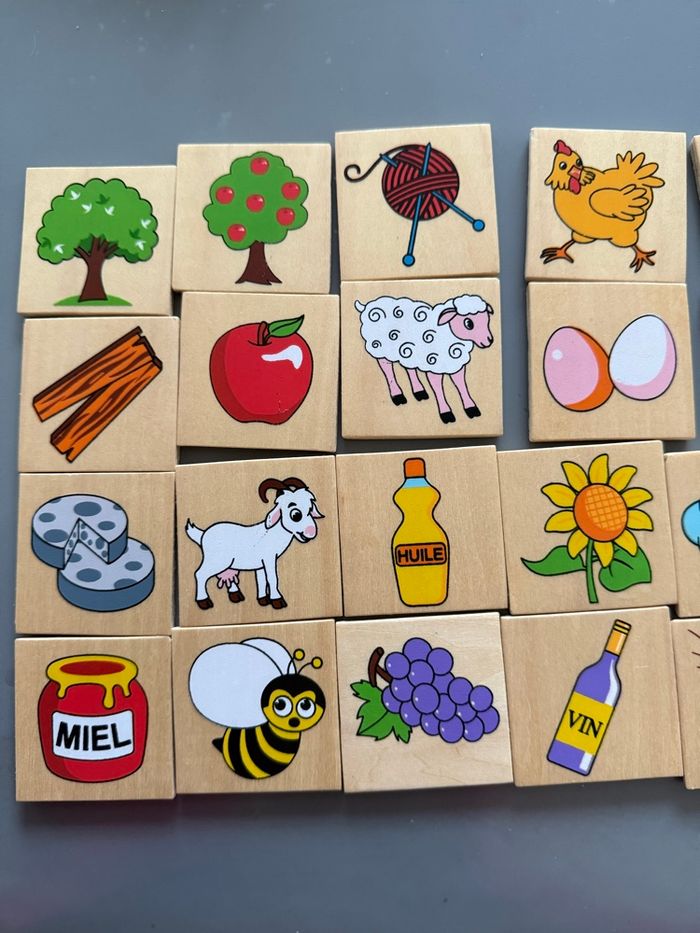 Jeu de Domino-Mémo 'Qui donne quoi ?' en bois de Sapin Malin et 6 puzzles Hello kitty - photo numéro 9