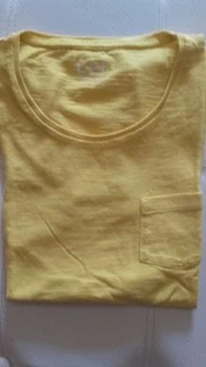 Tee-shirt jaune - photo numéro 2