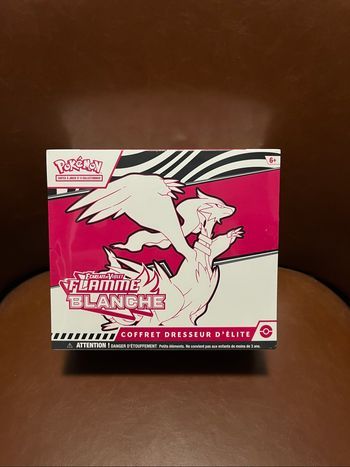 Pokémon - Coffret Dresseur d'Elite Flamme Blanche EV 10.5