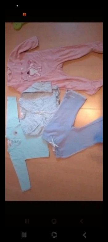 Lot 4 vêtements 18 mois