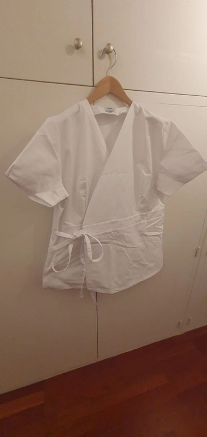 Blouse Esthéticienne Cache-Cœur Blanche Manelli - photo numéro 2