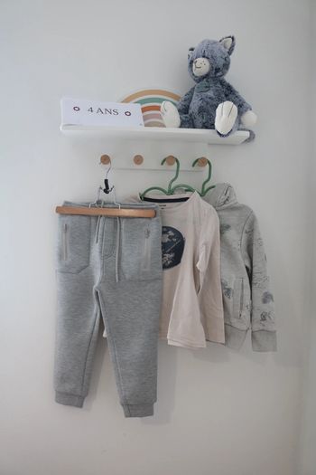 Ensemble haut Kiabi et jogging/sweat Tape à l'oeil 4 ans