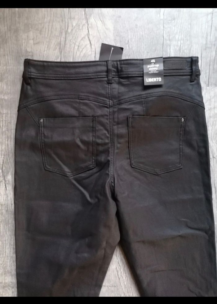 Pantalon noir slim enduit effet simili 46 - photo numéro 2
