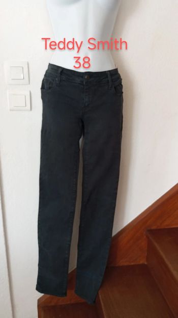Jeans taille basse femme.38..