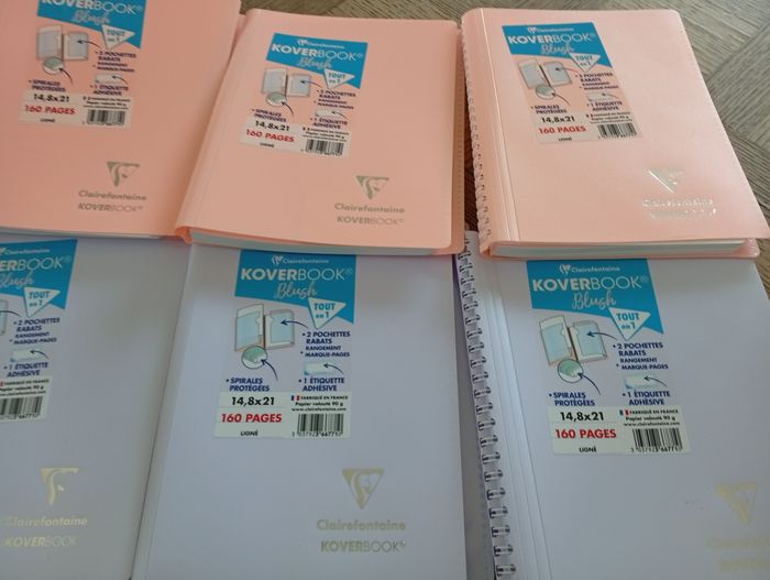 Lot de 6 cahiers koverbook 14,8*21 160 pages à 20€ avec le code
BRONZETTE30
Le lot passe à 14€