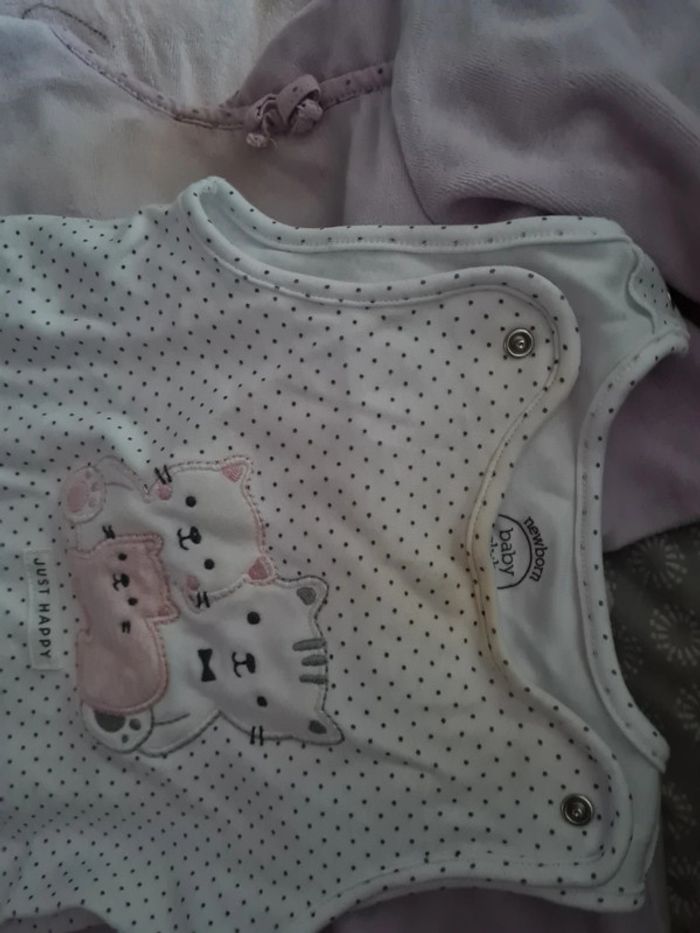 Lots de 8 articles pyjama bodies 6 mois fille - photo numéro 2