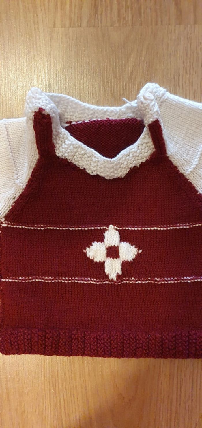 pull 12 mois fille bordeau et blanc fait main - photo numéro 2