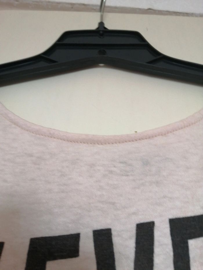 Voici un haut beige/rose clair en dentelle dans le dos taille M marque G-maxx - photo numéro 8