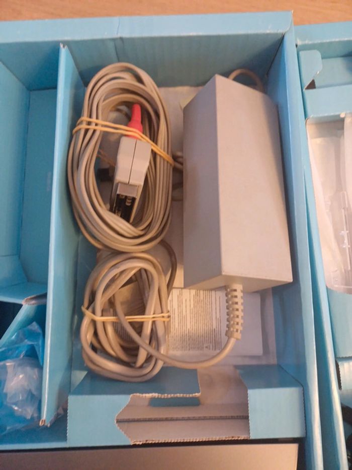 Pack Nintendo Wii Noire + adaptateur HDMI - photo numéro 14