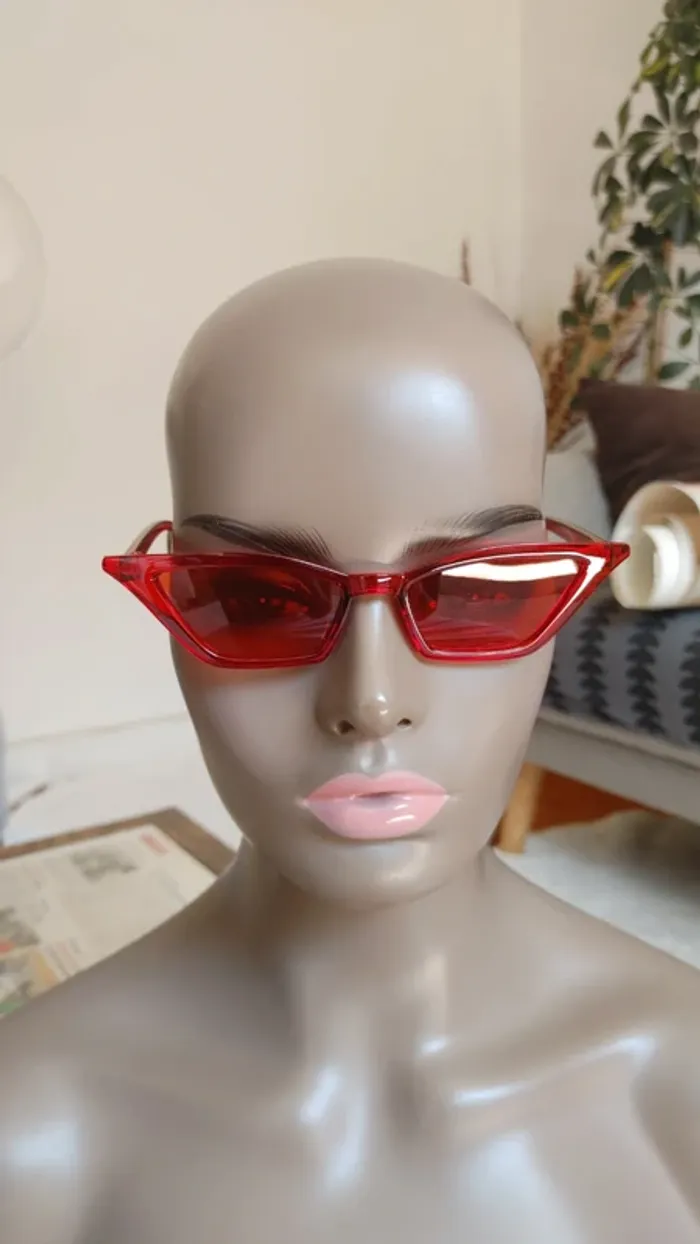 Lunettes rétro vintage style papillon rouge - photo numéro 4