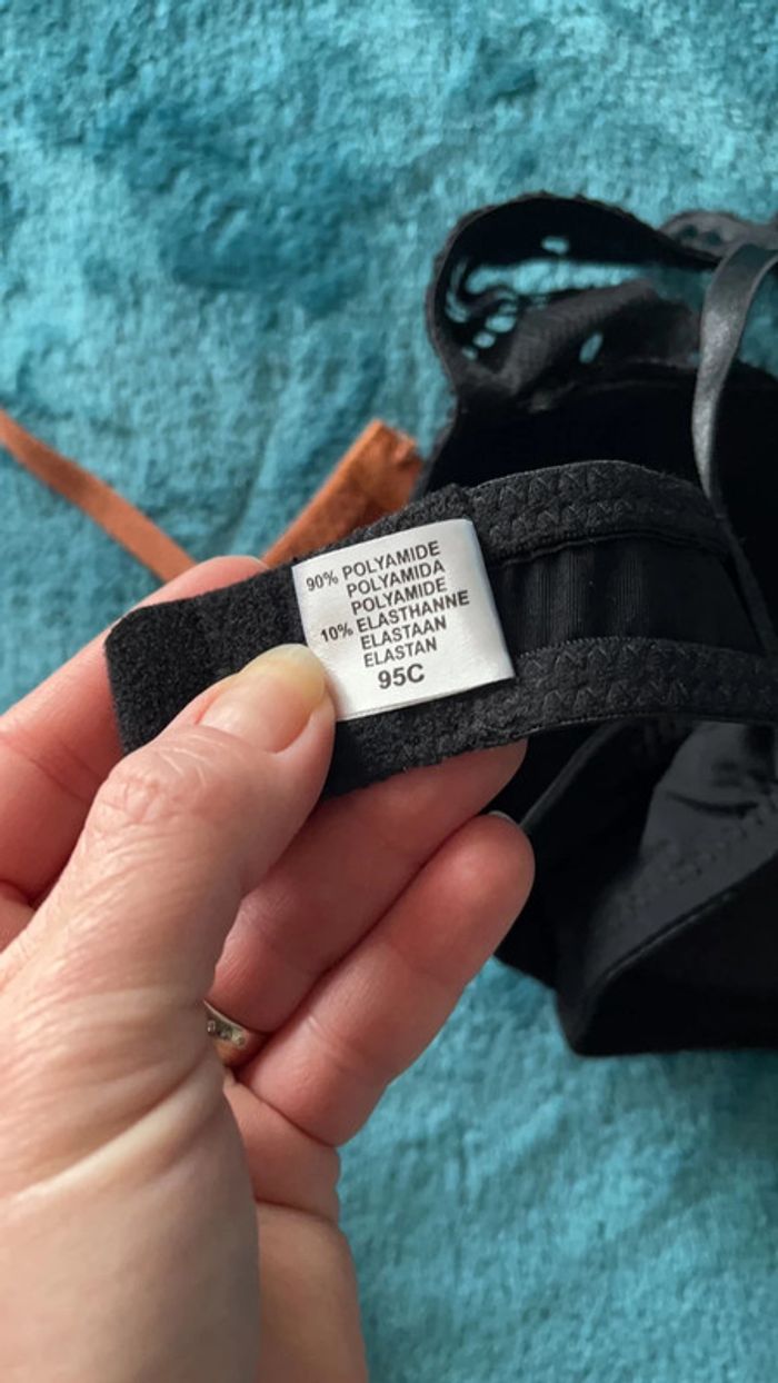 Soutien-gorge - photo numéro 7