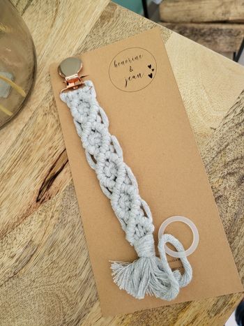 Attache tétine Macramé