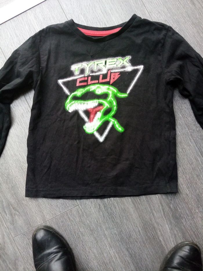 Tee shirt manche longue T-rex 8A