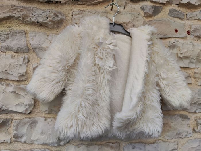 Manteau fourré qui tient chaud 6mois🥵 envoye rapide aujourd'hui ou demain