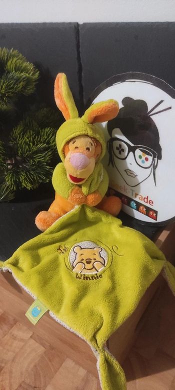 doudou tigrou mouchoir winnie abeille vert orange capuche lapin deguisement disney nicotoy