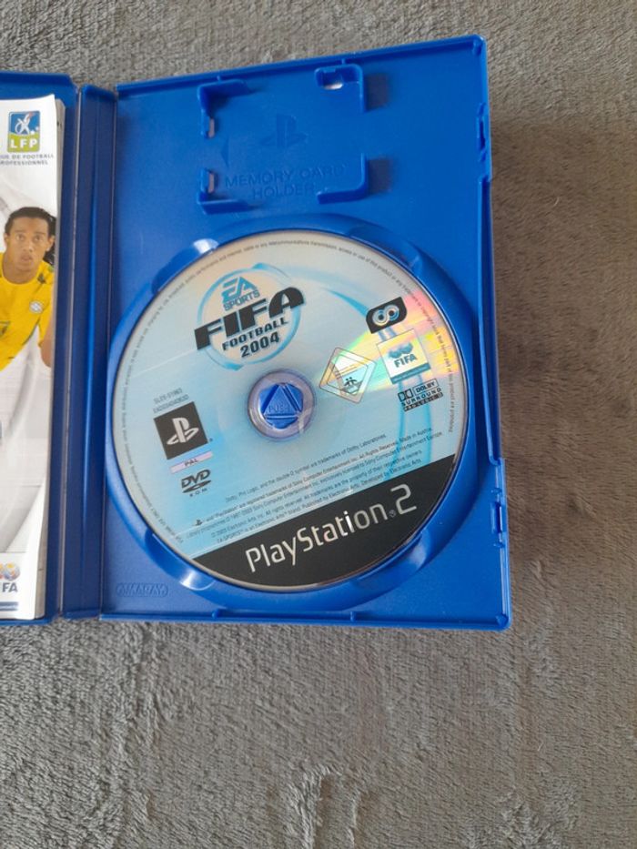 Jeu PlayStation 2 fifa 2004 - photo numéro 3