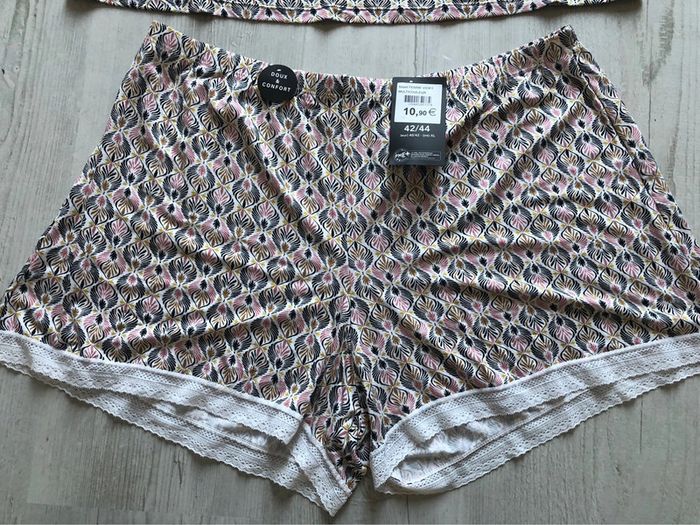 BB28- Ensemble lingerie de nuit top + shorty T 42-44 NEUF - photo numéro 4