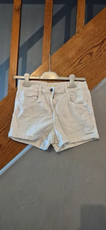Short blanc