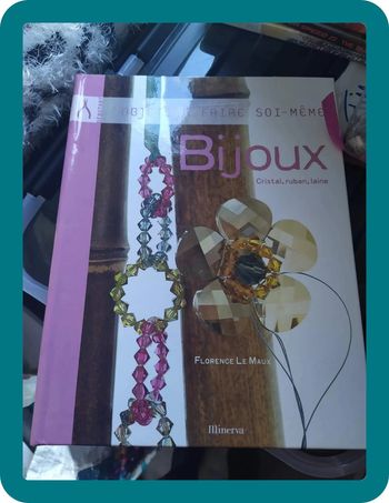 livre création et accessoires neuf