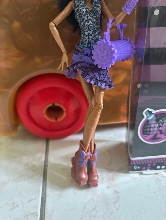 Monster high robecca dance class - photo numéro 3