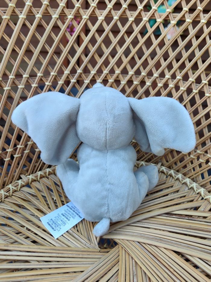 Peluche éléphant Dumbo Disney Store - photo numéro 6