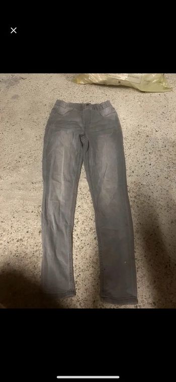 Pantalon type jean marque esmara taille 40