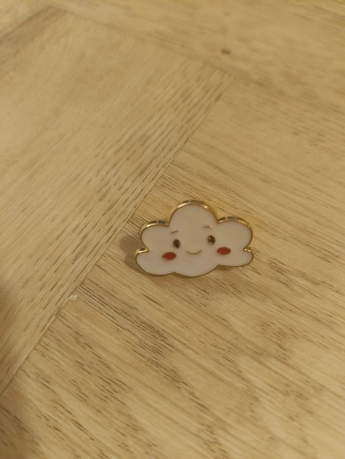 Pin's nuage