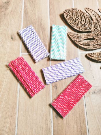 🥤Lot de 5 paquets de pailles candy bar à motifs neufs