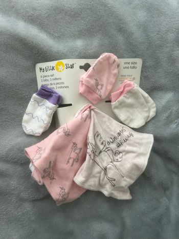 3 ensembles gants et bavoirs écharpe bébé naissance neuf