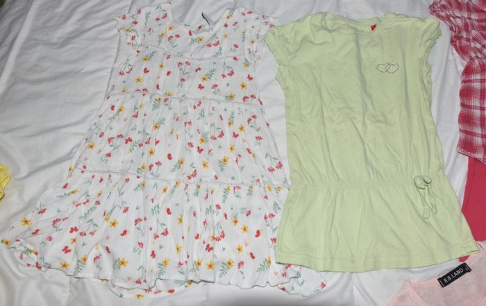 Lot de vêtements fille été 8 ans (2) - photo numéro 2