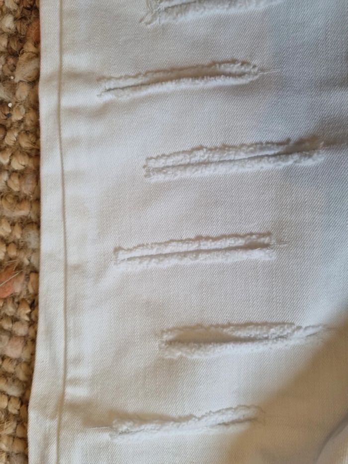 Pantalon jean blanc déchiré T44 - photo numéro 5