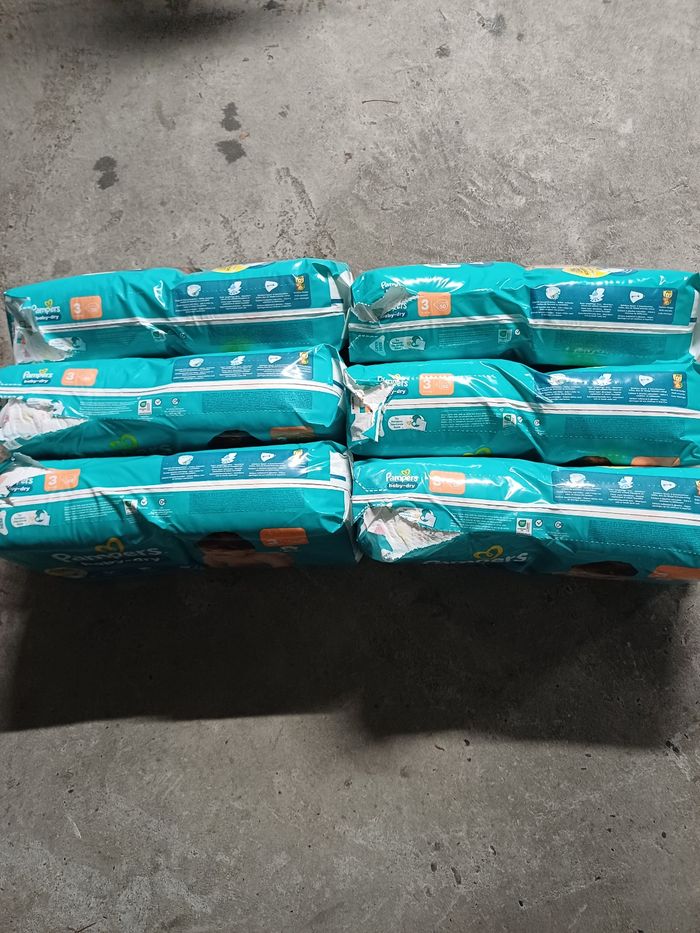6 paquet de couche pampers taille 3 a 50€ - photo numéro 2