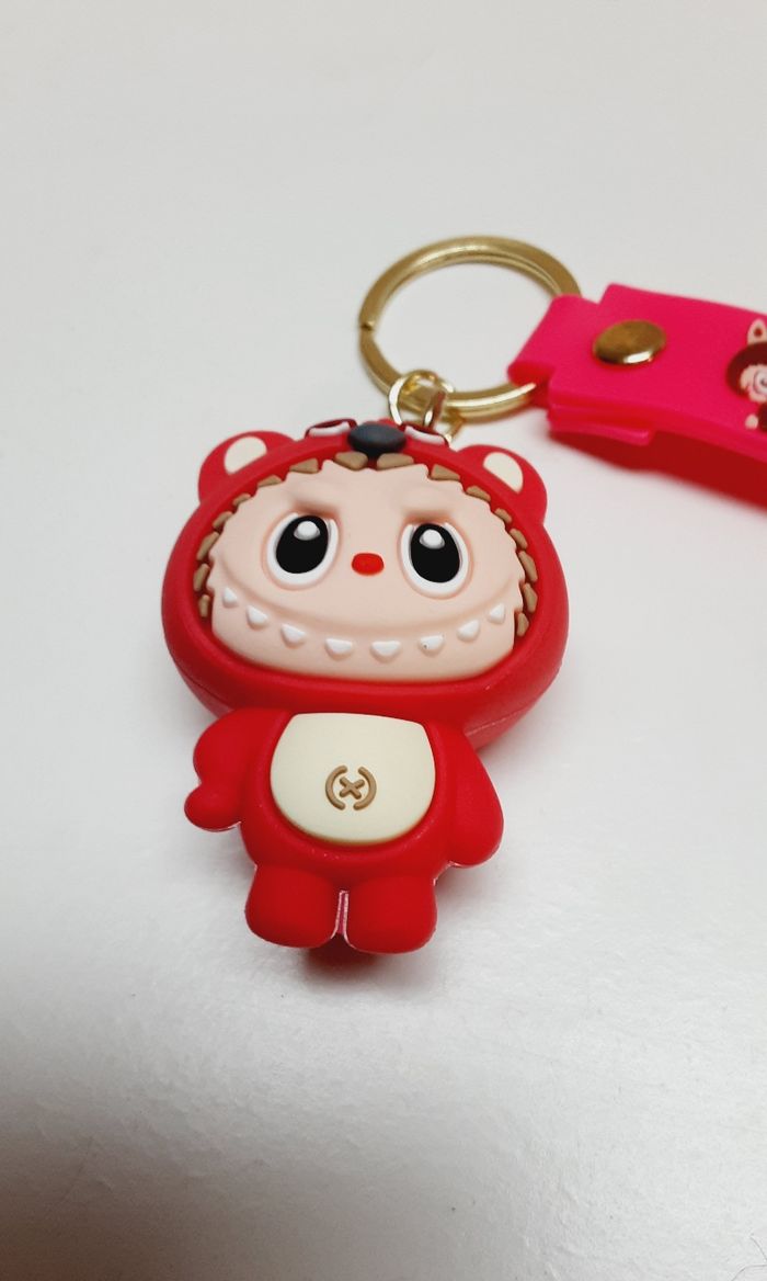 Porte clés Labubu modèle rouge - photo numéro 3