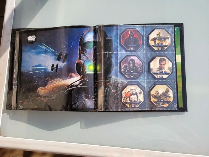 Superbe classeur collection Star Wars de 56 jetons Pogs, complet - photo numéro 8