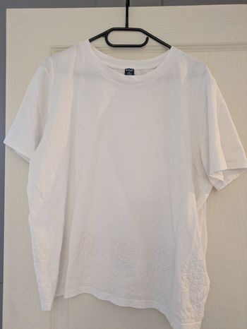 Tee-shirt blanc avec motif Kiabi