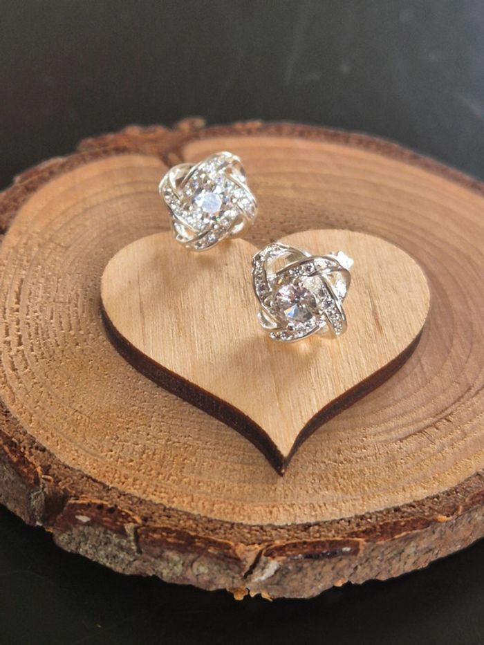 Jolies boucles d'oreilles en argent et zircone - photo numéro 5