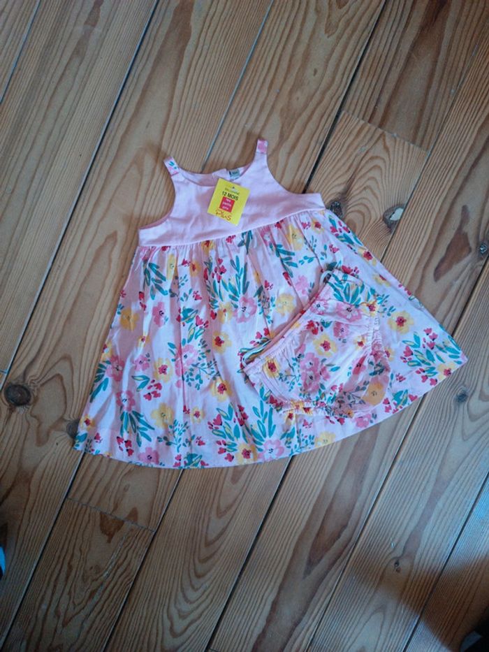 Robe ballerine neuve avec culotte 12 mois étiquette