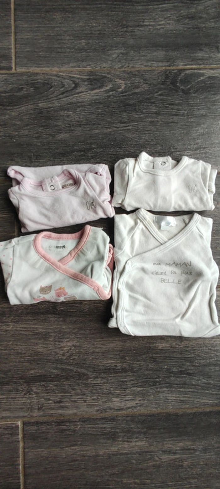 Lot 4 bodies fille 1 mois