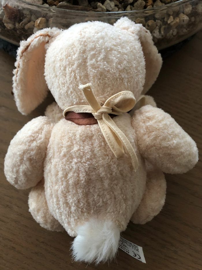Lapin en peluche neuve - photo numéro 4