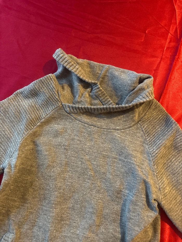 Pull gris - photo numéro 2