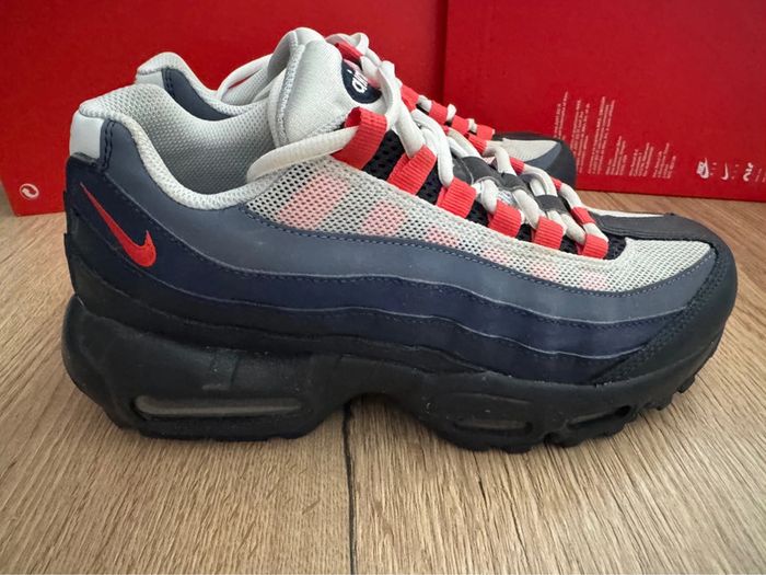 Baskets Nike air Max 95 pointure 39 comme neuves - photo numéro 5