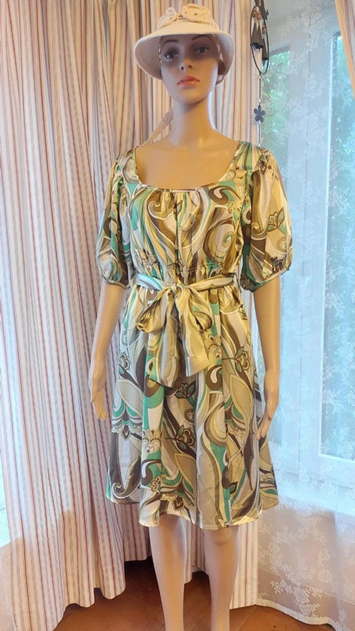 Robe satiné Vue sur Mer taille 42