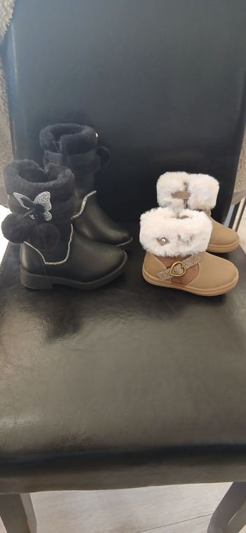 Lot 2 paires de bottines taille 20
