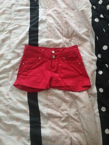 Short rouge