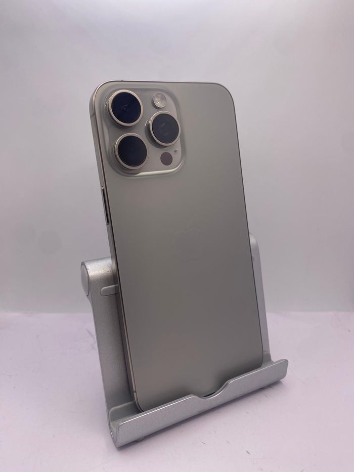 Téléphone 16 pro max