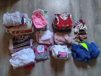Lot de vêtements fille 6 mois