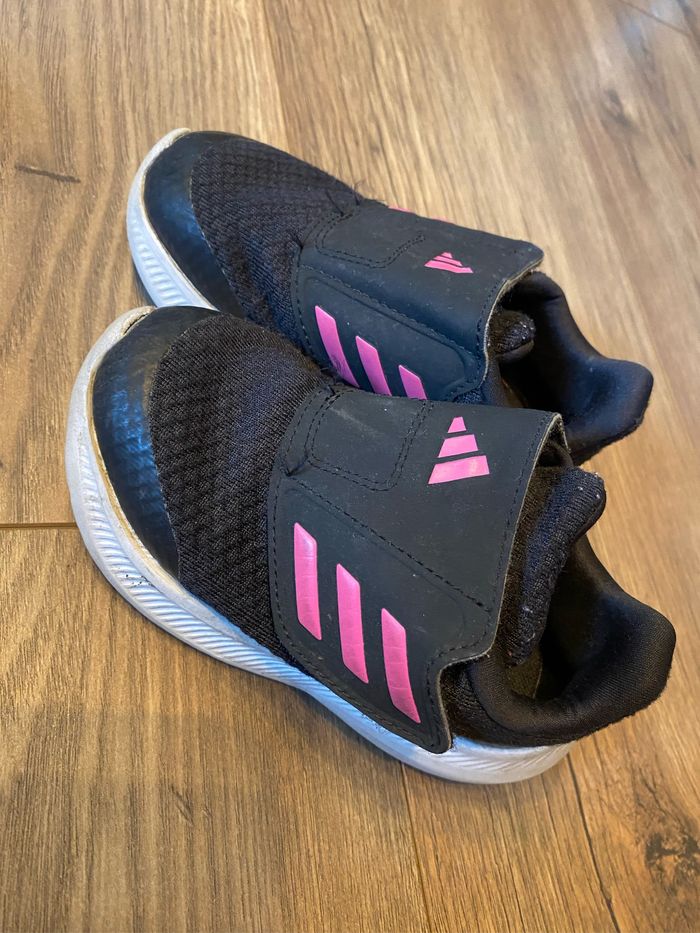 Basket adidas T24 noir et rose - photo numéro 3