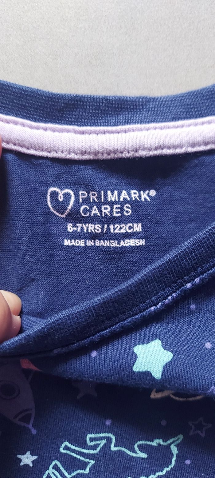 2 pyjamas Primark taille 6/7 ans - photo numéro 4
