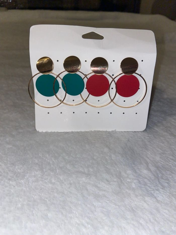 Lot de deux paires de boucles d’oreilles