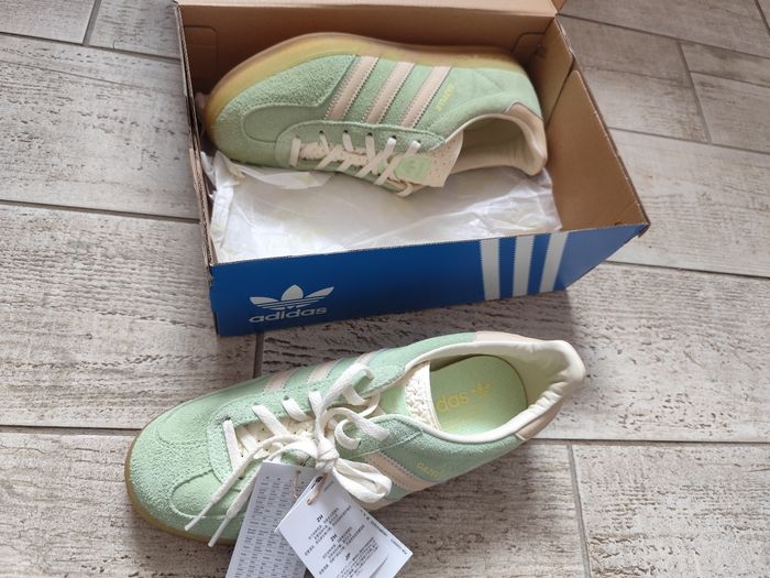 Gazelle indoor semi green spark